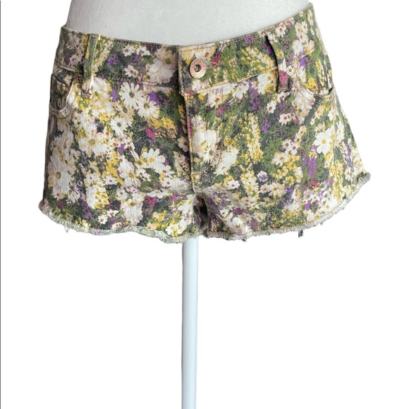 Guess floral Jean shorts size 27 multi color - Picture 2 of 5
